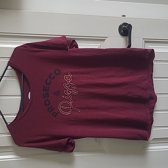 Old Navy Tee - Picture 1 of 4